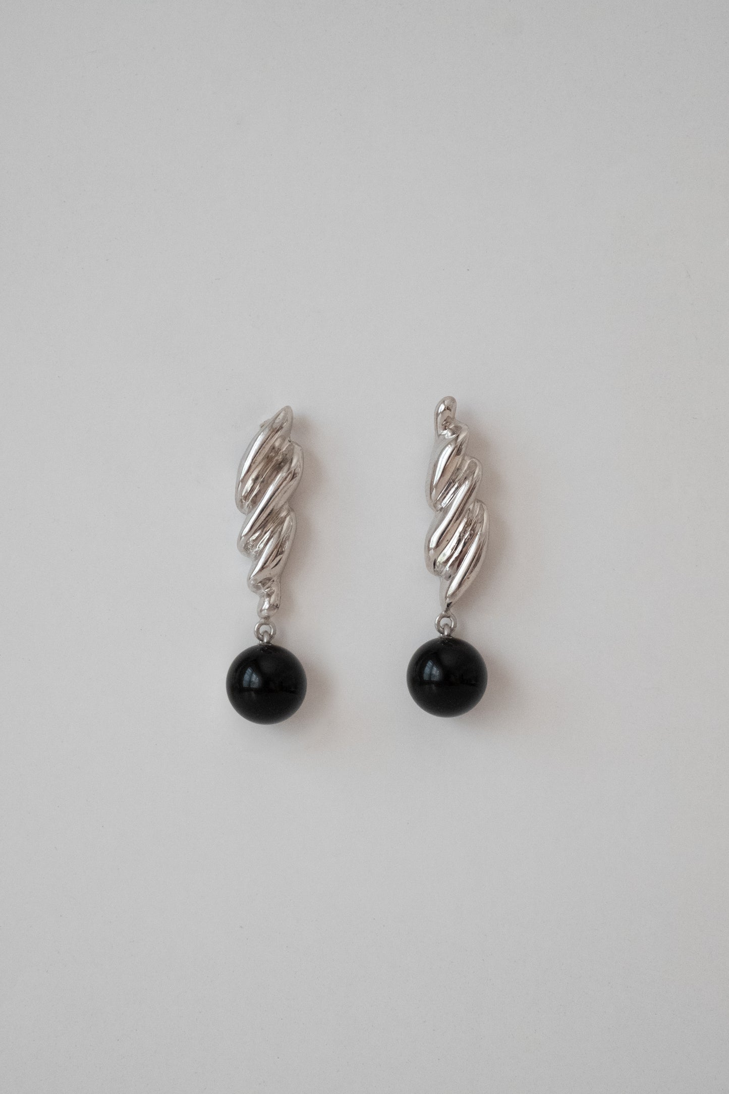 Wave Earrings w/Onyx