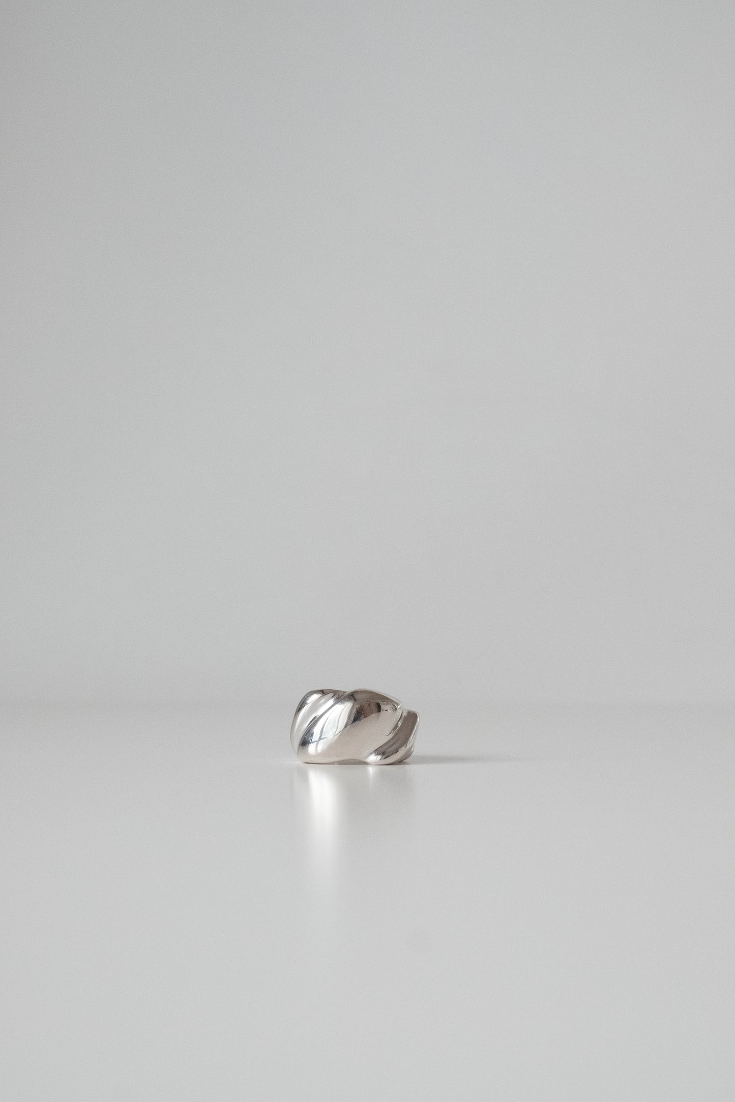 Curved Wave Ring