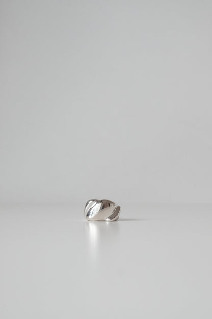 Curved Wave Ring