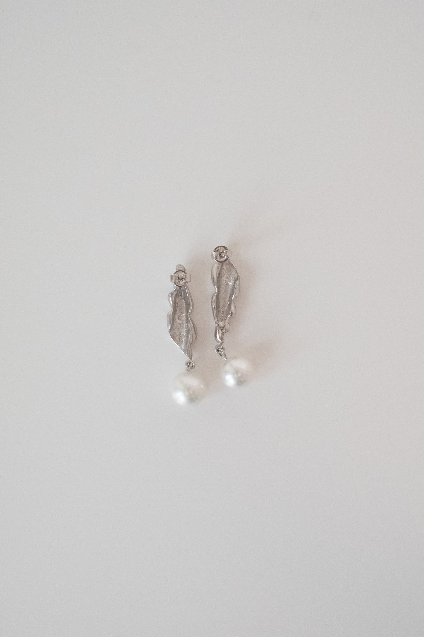 Wave Earrings w/Pearl