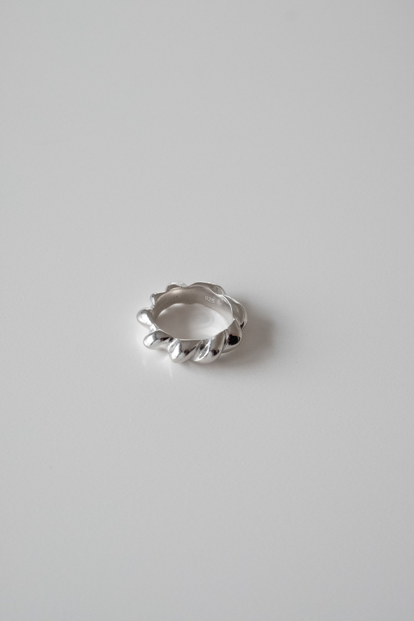 Thin Wave Ring