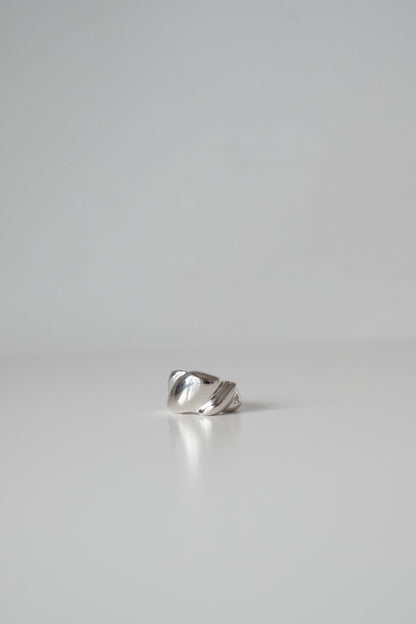 Curved Wave Ring