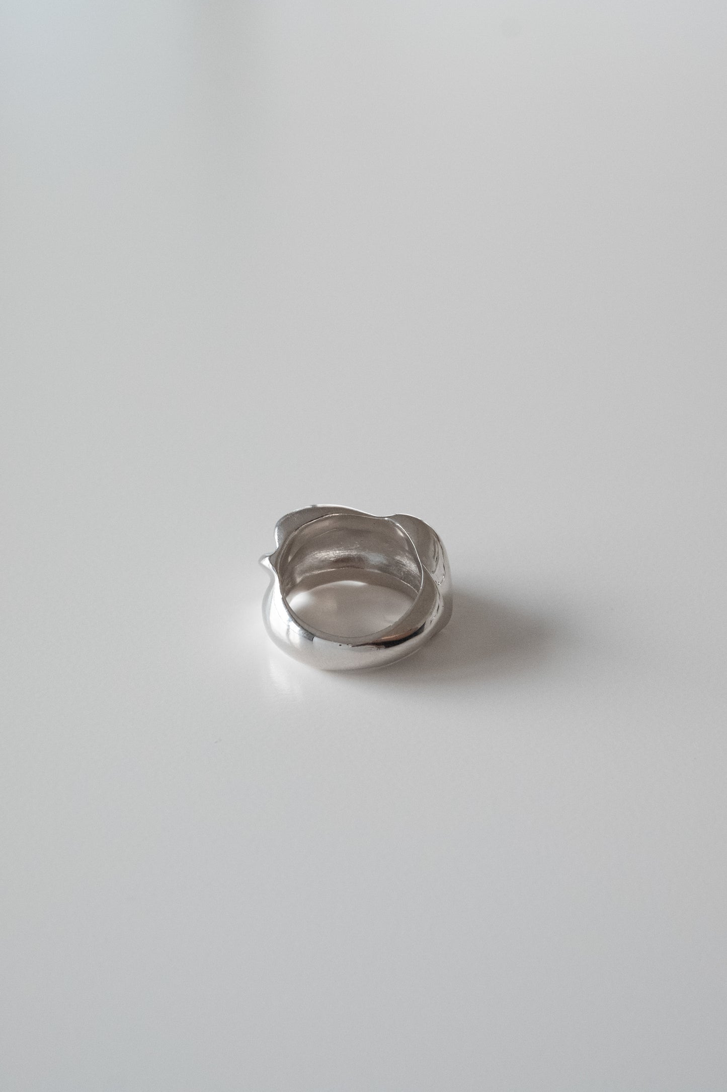 Curved Wave Ring